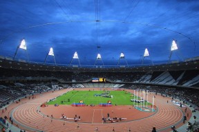 中国男足无缘世界杯-飞星不灭，新王崛起，Faker宝刀不老演绎扑朔迷离战局，C9青春风暴昭示未来可期