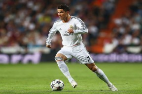 中国男足2026世界杯-Rookie王者归来！首秀碾压G2，欧洲主场沸腾如海